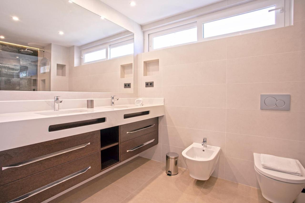 Malagueta Luz By Renthas Apartment Malaga Ngoại thất bức ảnh